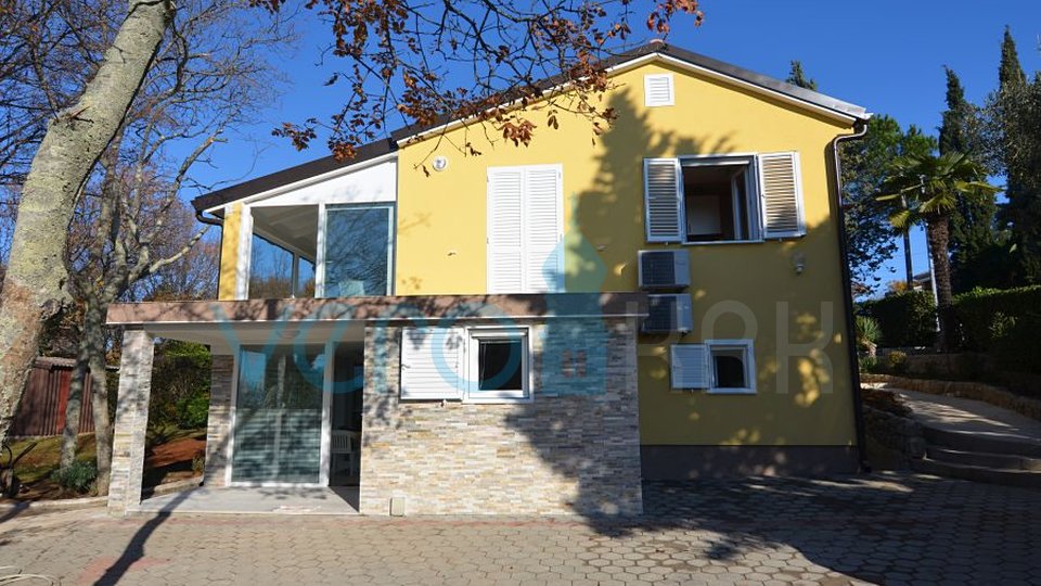 Island of Krk, Njivice, detached house with partial sea view, only 200m to the beach