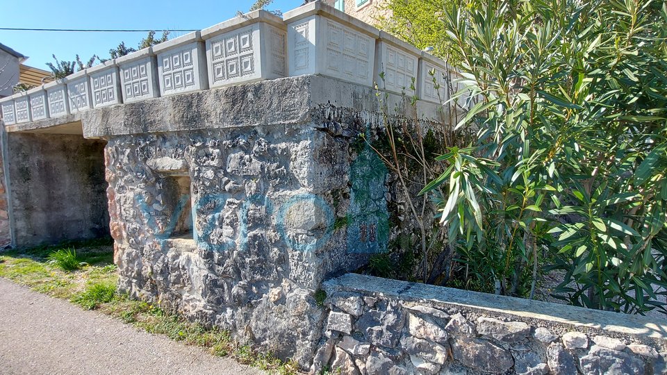 Otok Krk, Vrbnik okolica, kamena vila s bazenom