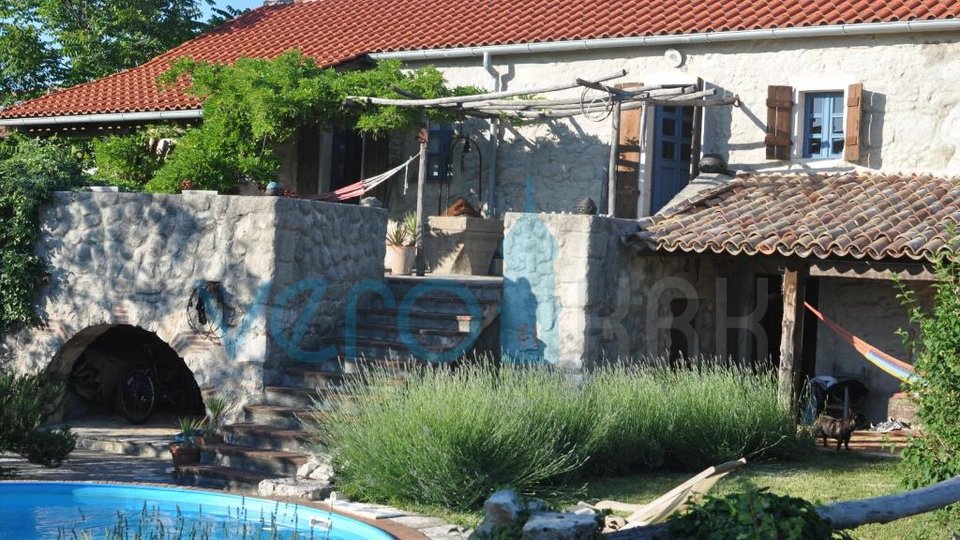 Dobrinj, surroundings, detached stone house with pool and garden