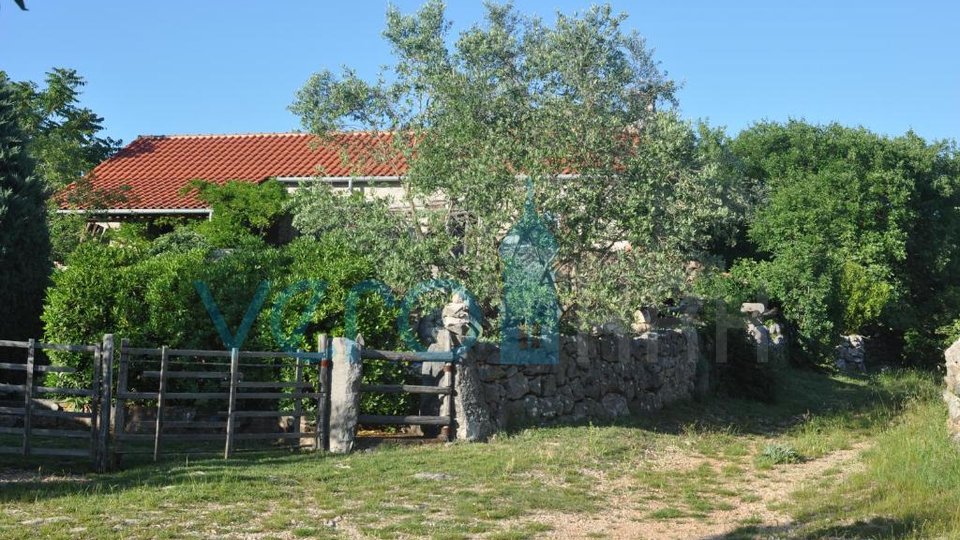 Dobrinj, surroundings, detached stone house with pool and garden