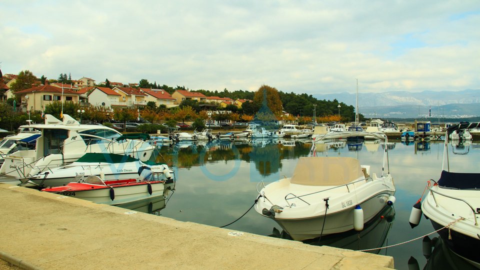 Čižići, isola di Krk, appartamento duplex con giardino e vista mare
