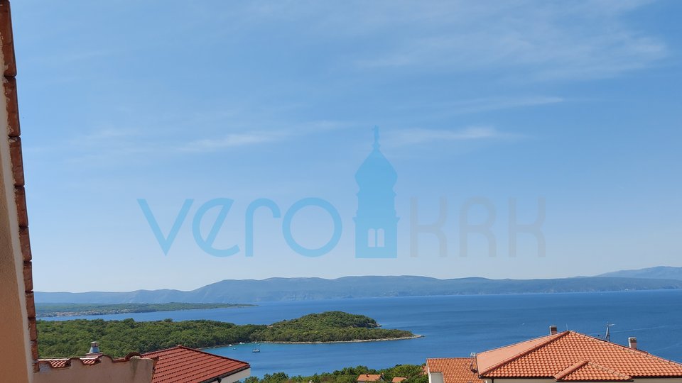 Njivice, isola di Krk, bellissimo appartamento di 117 m2 con vista panoramica sul mare e garage