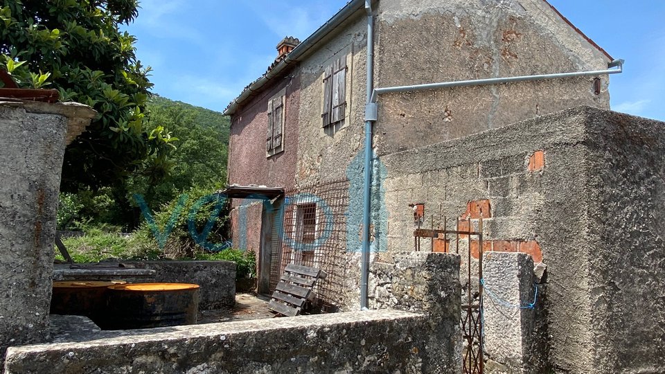 Cres, Sveti Petar, Old house with a large potential