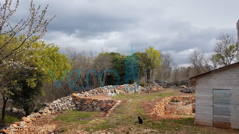 Isola di Krk, Soline, Casa indipendente a un piano immersa nella pace e nel verde