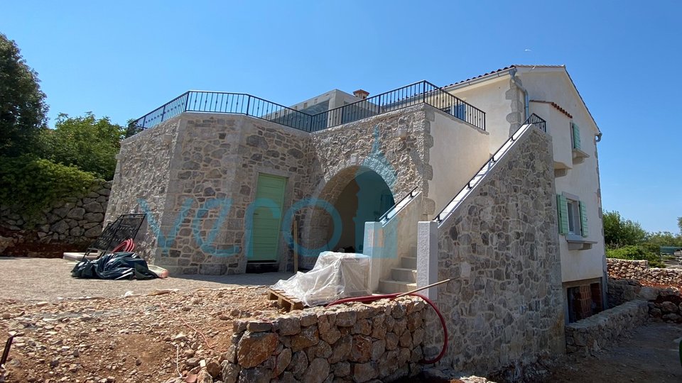 Krk, wider area, One-story house with swimming pool and a garden