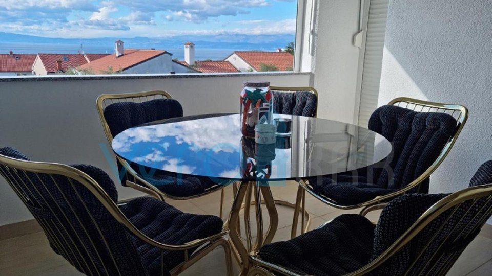 Otok Krk, Malinska, Zwei-Zimmer-Wohnung mit Aussicht, zu verkaufen