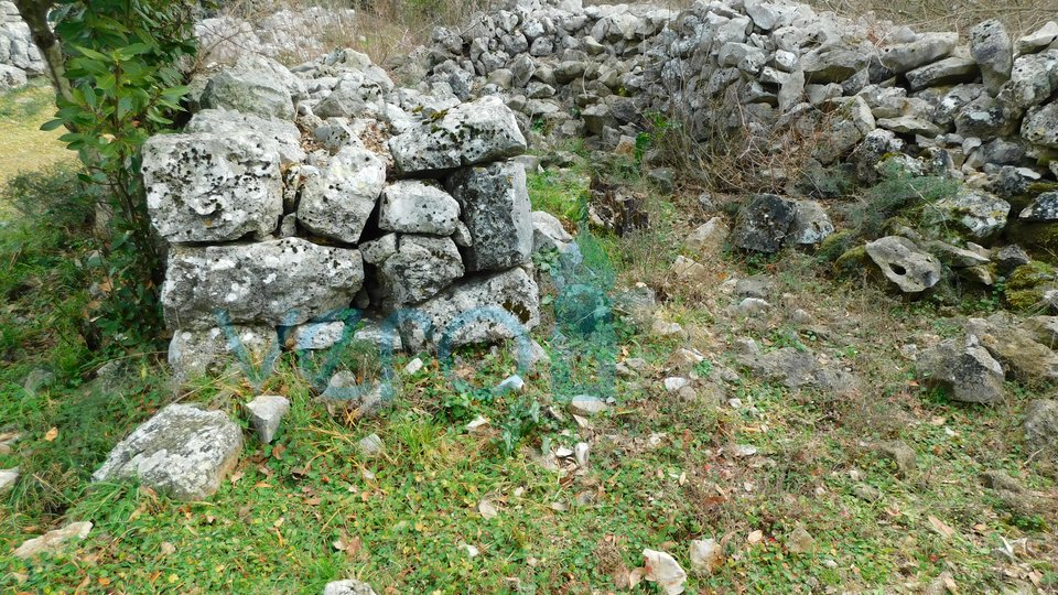Insel Krk, Region Dobrinj, altes Haus zum Renovieren, zu verkaufen