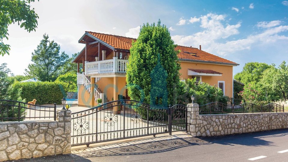 Malinska, surroundings, Detached house with swimming pool, for sale