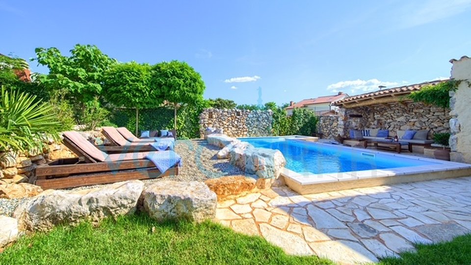 Malinska, semi-detached villa with pool and sea view, for sale