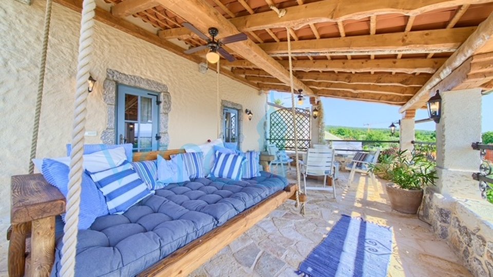 Malinska, semi-detached villa with pool and sea view, for sale