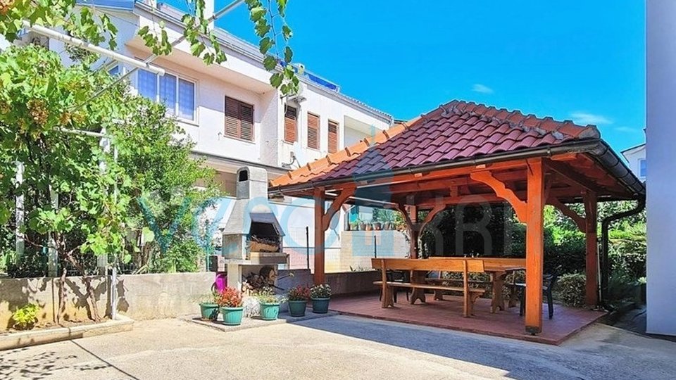 Island of Krk, Baška, Apartment on the ground floor with a garden, for sale