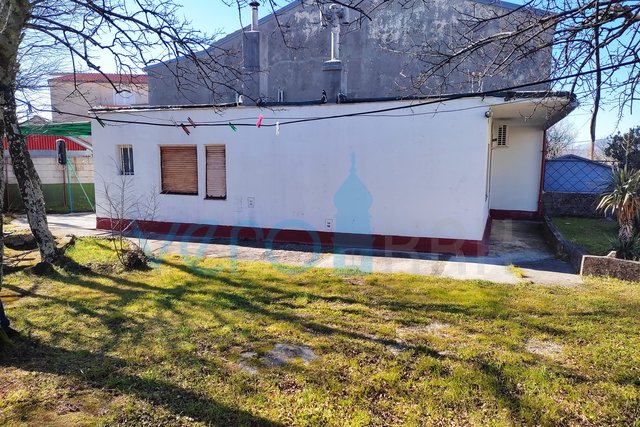 Jadranovo, Umgebung von Crikvenica – Doppelhaushälfte 270 m vom Meer entfernt, zu verkaufen