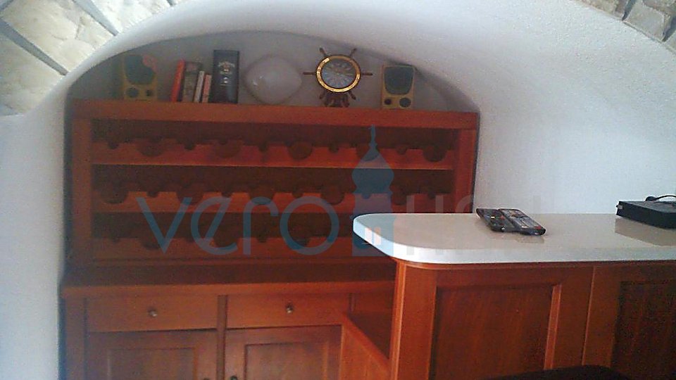 Selce, Umgebung von Crikvenica - Haus mit drei Wohnungen, renoviert, zu verkaufen