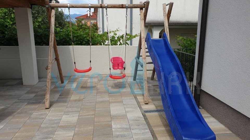 Dobrinj, Čižići, Piano terra con giardino e piscina ad uso, in vendita