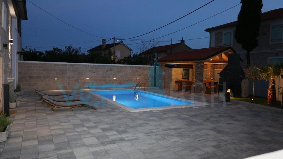 Malinska, wider area, renovated old house with swimming pool and garden