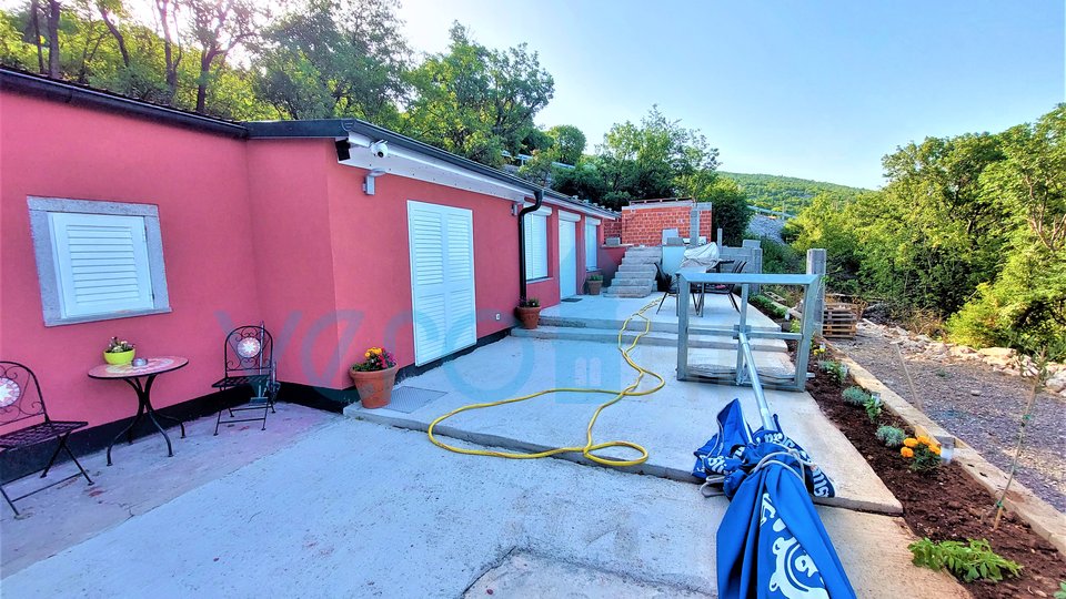Novi Vinodolski, Klenovica - casa con piscina sul terreno di 566m2, vista, vendita