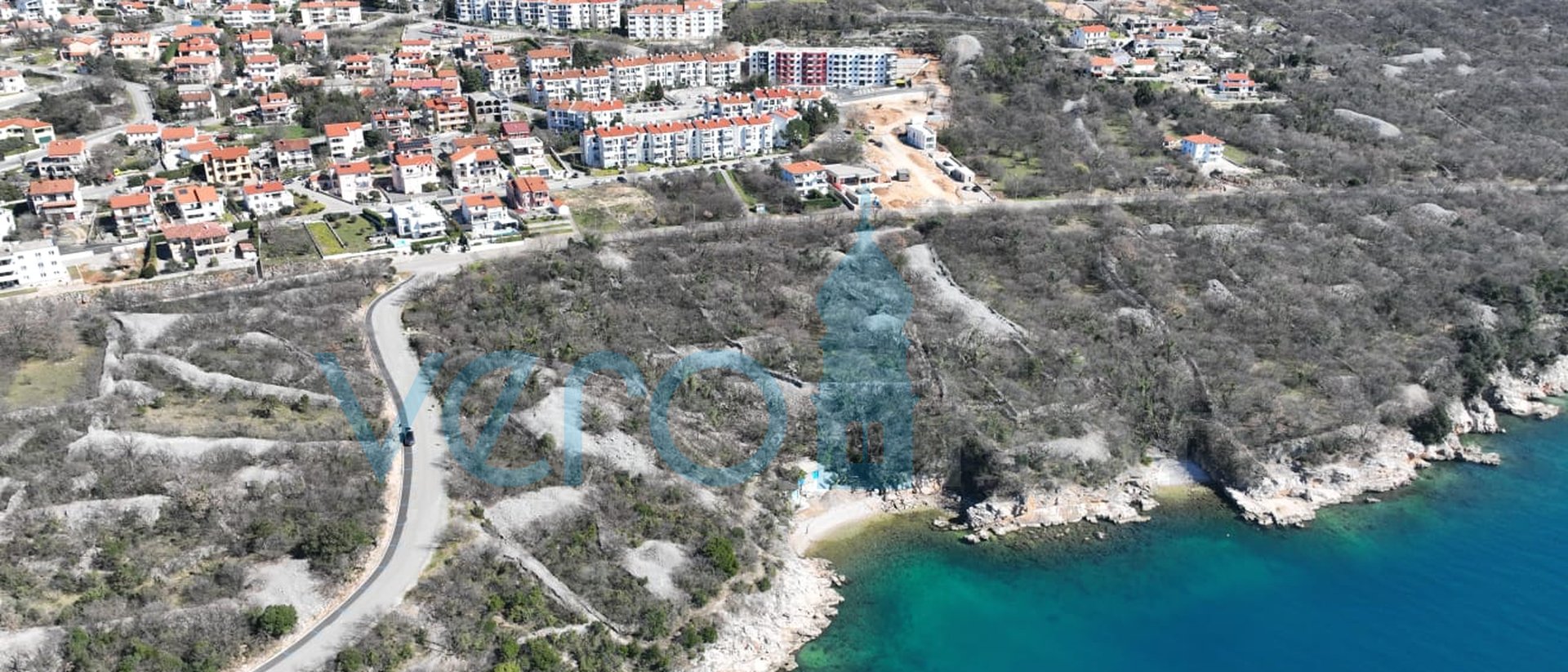 Kostrena, zona Rijeka, confortevole trilocale, vicino al mare, piano terra, in vendita