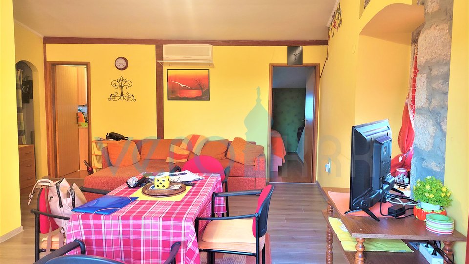 Crikvenica, center - 62 m2, 2 bedrooms, second row from the sea, for sale
