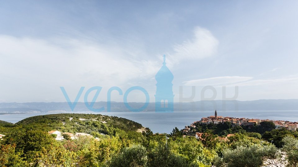 Otok Krk, Vrbnik, Veliki stan 93m2 na 1. katu s prekrasnim pogledom, prodaja