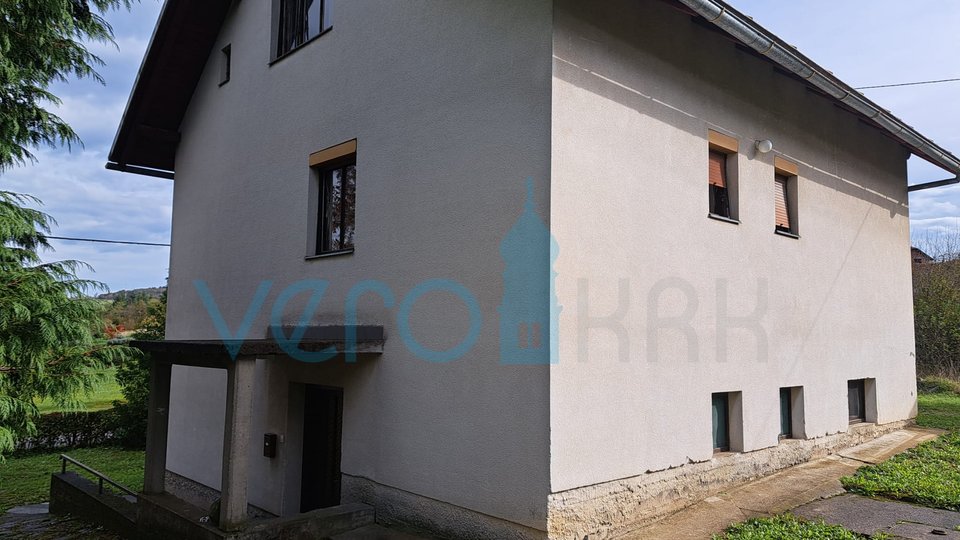 Gorski kotar, Vrbovsko, Samostojeća kuća 129m2 s velikom okućnicom, prodaja