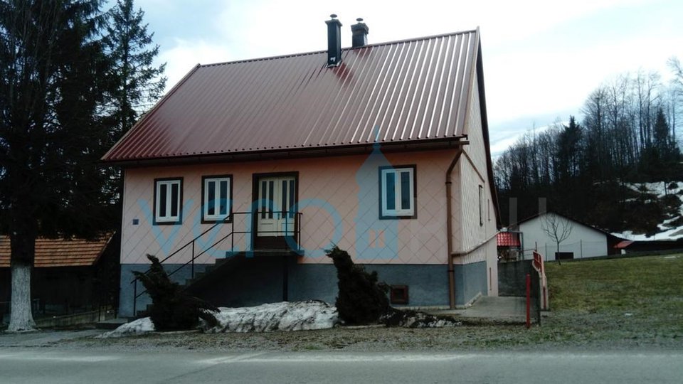 Gorski kotar, Ravna Gora, Adaptirana obiteljska kuća s okućnicom, prodaja