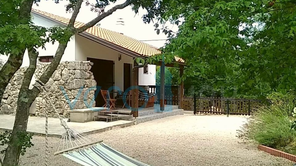Otok Krk, Dobrinj, okolica, nova kamena samostojeća kuća sa okućnicom
