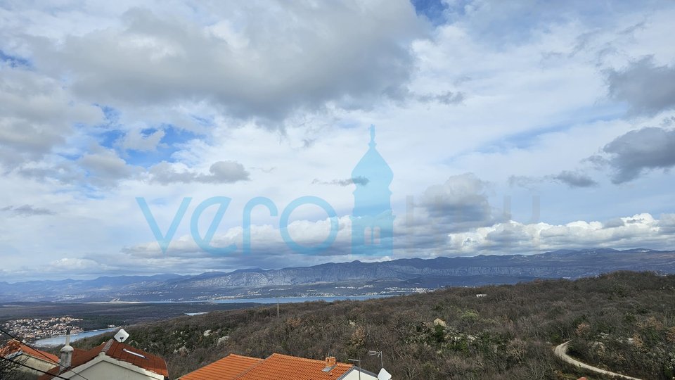 Insel Krk, Dobrinj, alter Kern, Haus mit Terrasse und ständiger Aussicht, zu verkaufen