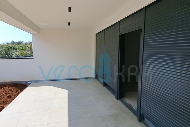 City of Krk, modern two-room apartment on the ground floor with garden, new construction, for sale