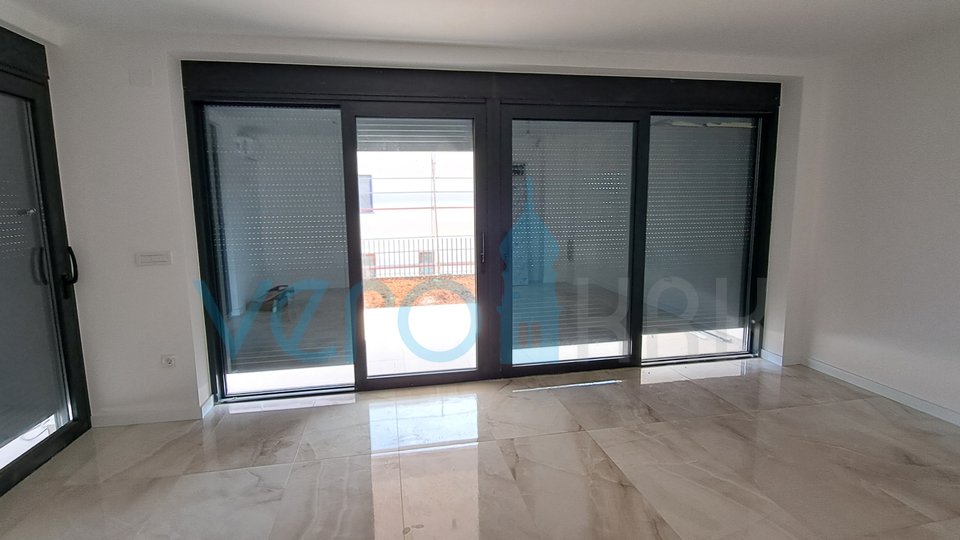 City of Krk, modern two-room apartment on the ground floor with garden, new construction, for sale
