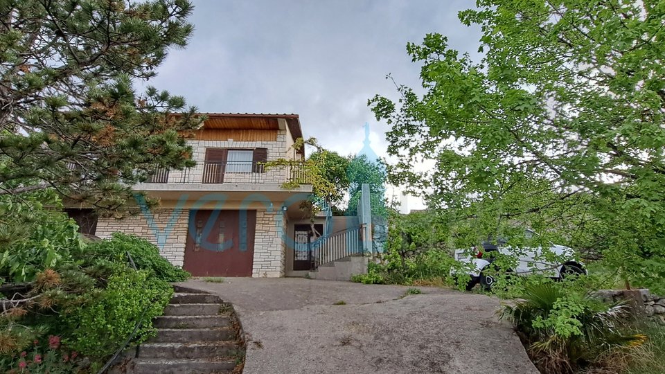 Kraljevica, zentrales Einfamilienhaus, Nebengebäude, 1240m2 Grundstück, zu verkaufen