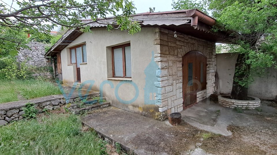 Kraljevica, center detached house, auxiliary building, 1240m2 plot, for sale