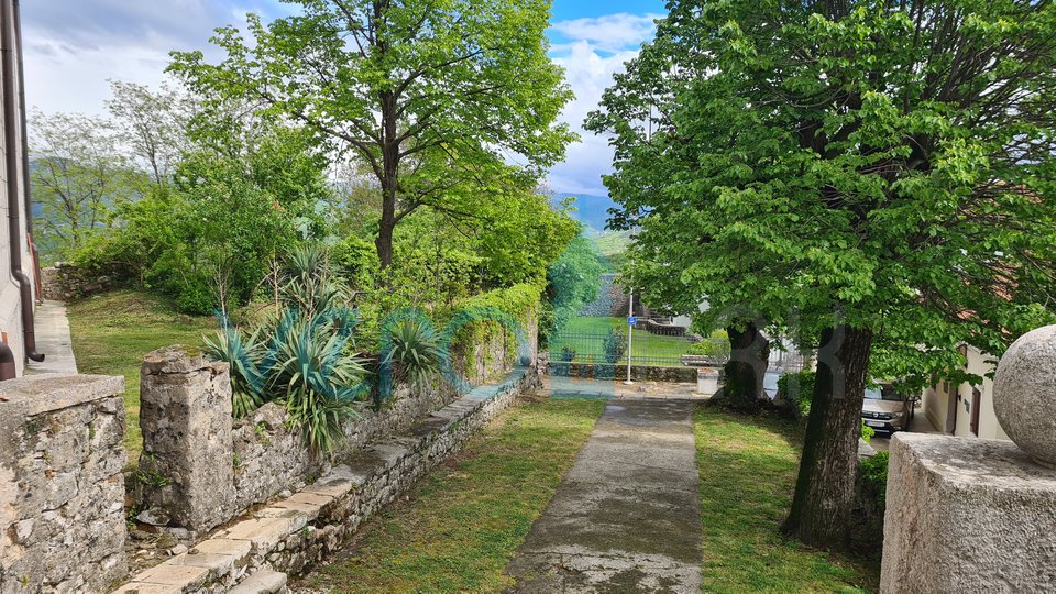 Rijeka, Grobnik dvojna obiteljska kuća, 162m2, 200 m2 vrt, trajni pogled, prodaja