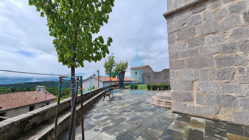 Rijeka, Grobnik, semi-detached family house, 162 m2, 200 m2 garden, permanent view, for sale