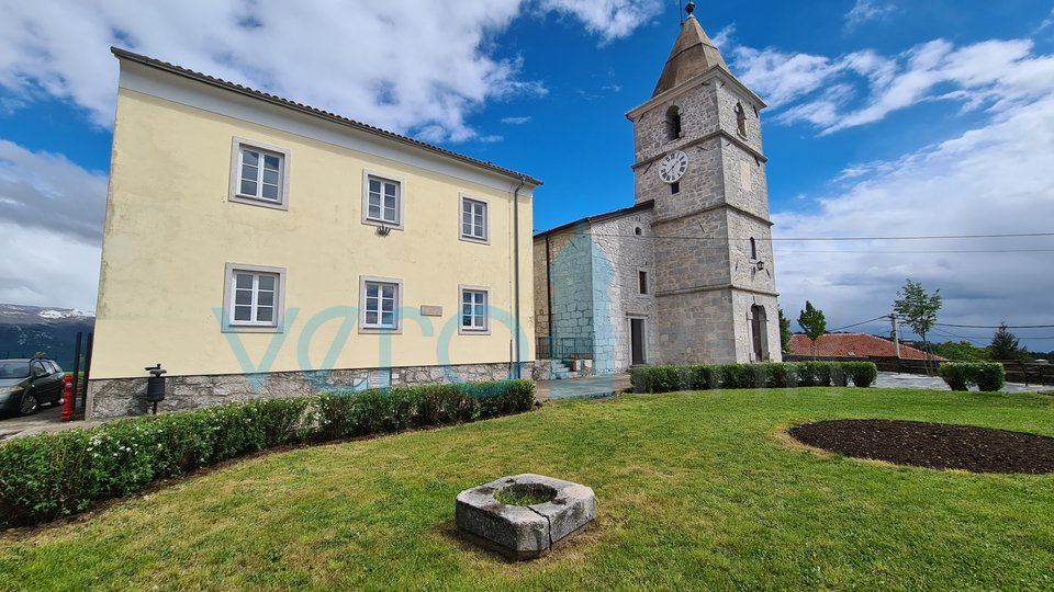 Rijeka, Grobnik, casa bifamiliare, 162 m2, giardino 200 m2, vista permanente, in vendita