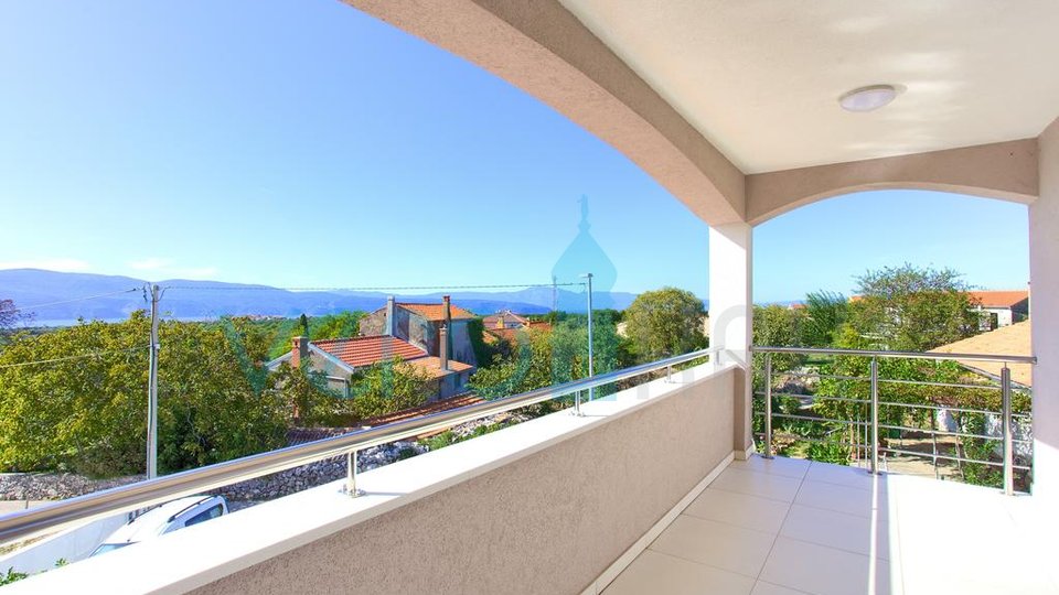 L'isola di Krk, città di Krk, casa indipendente con piscina e vista mare