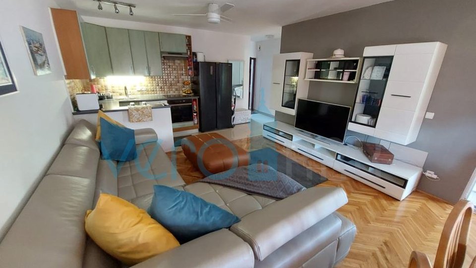 Omišalj, Njivice, Apartment 47 m2 in a great location near the sea, for sale