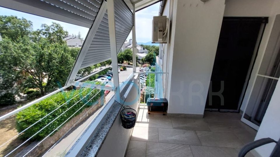 Omišalj, Njivice, Apartma 47 m2 na odlični lokaciji blizu morja, prodamo