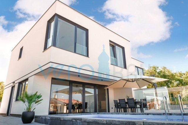Insel Krk, Malinska, moderne Villa mit Garage, Pool und Garten, Meerblick, zu verkaufen