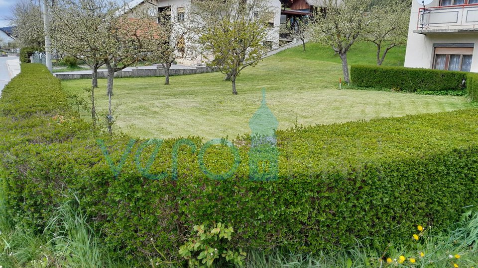 Čabar,Prezid,samostojeća kuća,velika okućnica,drvarnica,prodaja