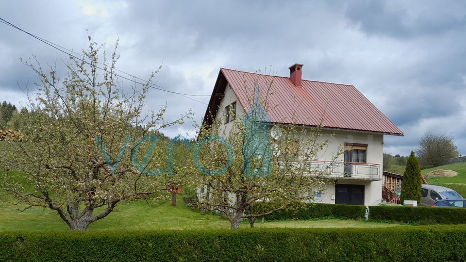 Čabar,Prezid,samostojeća kuća,velika okućnica,drvarnica,prodaja