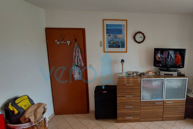 Malinska, Ein-Zimmer-Wohnung mit Loggia in toller Lage, zu verkaufen
