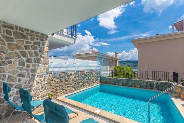 Insel Krk, Stadt Krk, Umgebung, wunderschöne hochmoderne Villa mit Pool, Terrasse und Meerblick, zu verkaufen