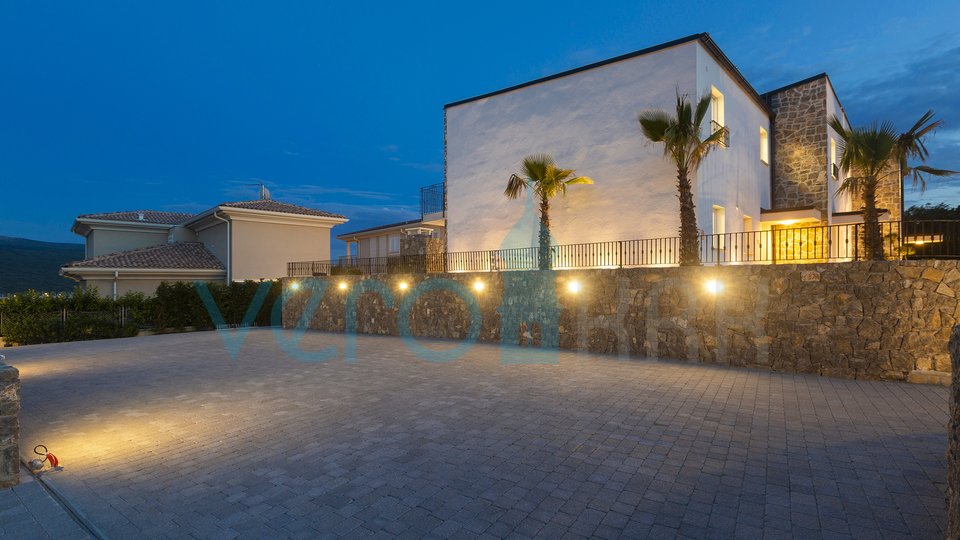 Island of Krk, City of Krk, surroundings, beautiful ultra-modern villa with pool, terrace and sea view, for sale