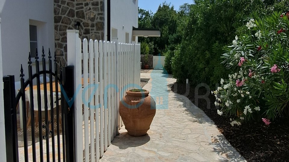 City of Krk, surroundings, magnificent villa with pool in a great location, sea view, for sale