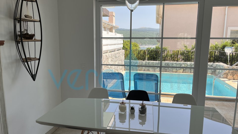 Isola di Krk, Città di Krk, dintorni, bellissima villa ultramoderna con piscina, terrazza e vista mare, in vendita