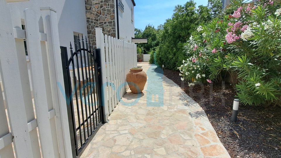 Island of Krk, City of Krk, surroundings, beautiful ultra-modern villa with pool, terrace and sea view, for sale