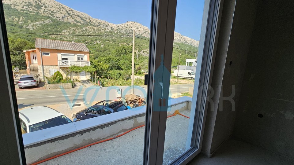 Otok Krk, Baška, okolica, dvosobni stan 62m2, prizemlje, okućnica za prodaju