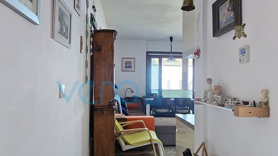 Otok Krk, Njivice, apartma 50m2, 2. nadstropje, terasa, balkon, pogled na morje, prodamo