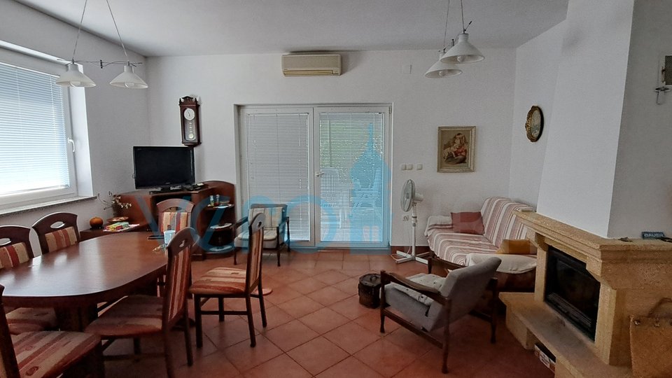 Malinska, dintorni, isola di Krk, casa indipendente, garage, giardino, vendita