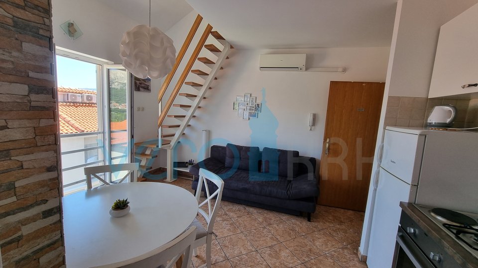 Isola di Krk, Baška, appartamento 57m2, secondo piano, vista mare, in vendita